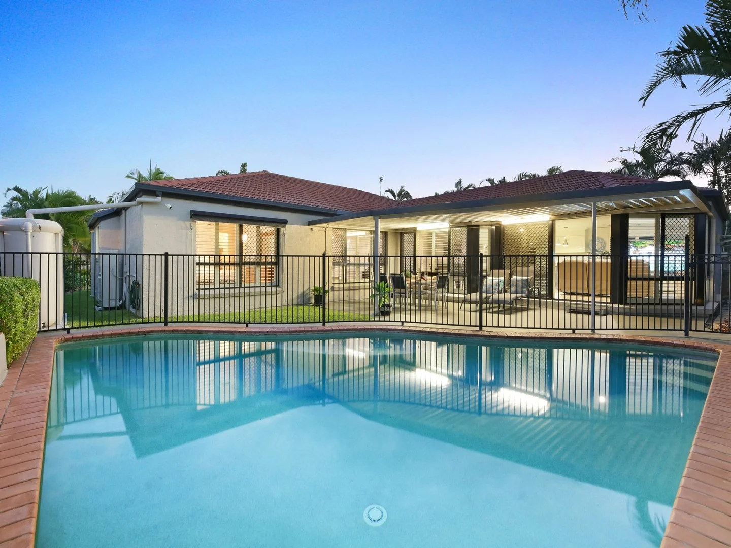5 Fulmar Place, Burleigh Waters QLD 4220