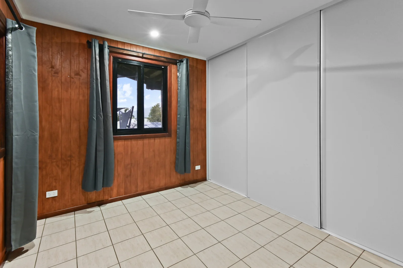 7 THORNTON COURT, White Rock QLD 4868 photo 5