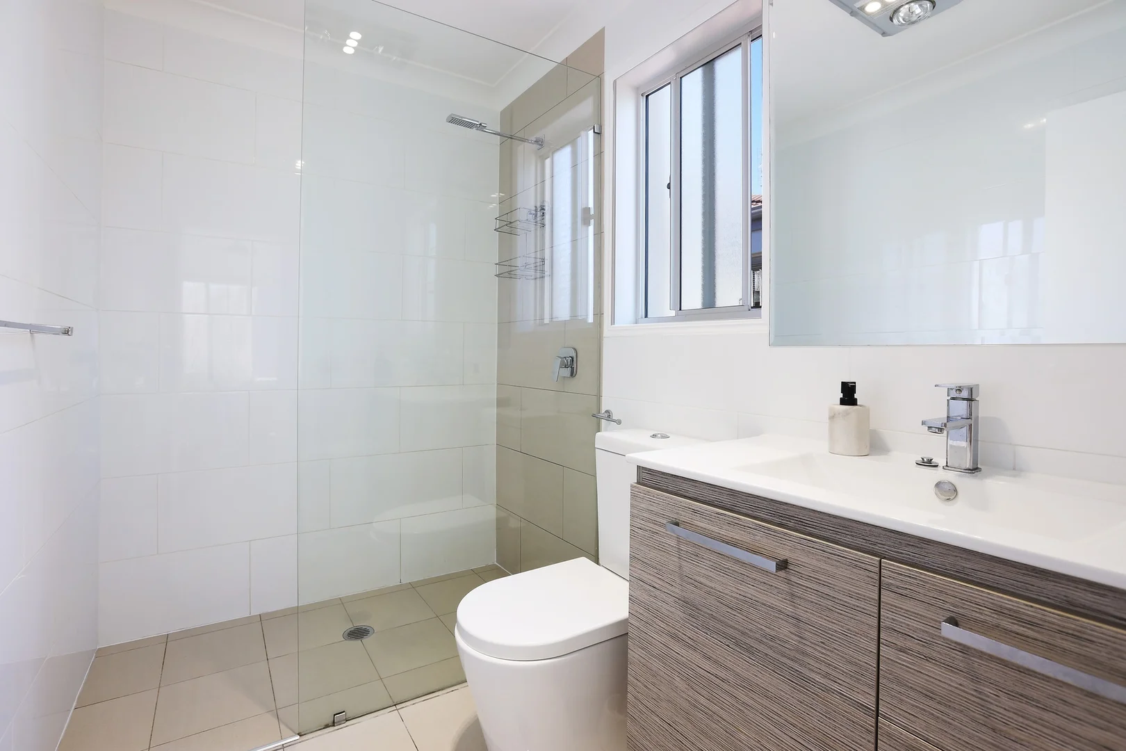 Additional image 8 of 8 Harrow Place, Arundel QLD 4214