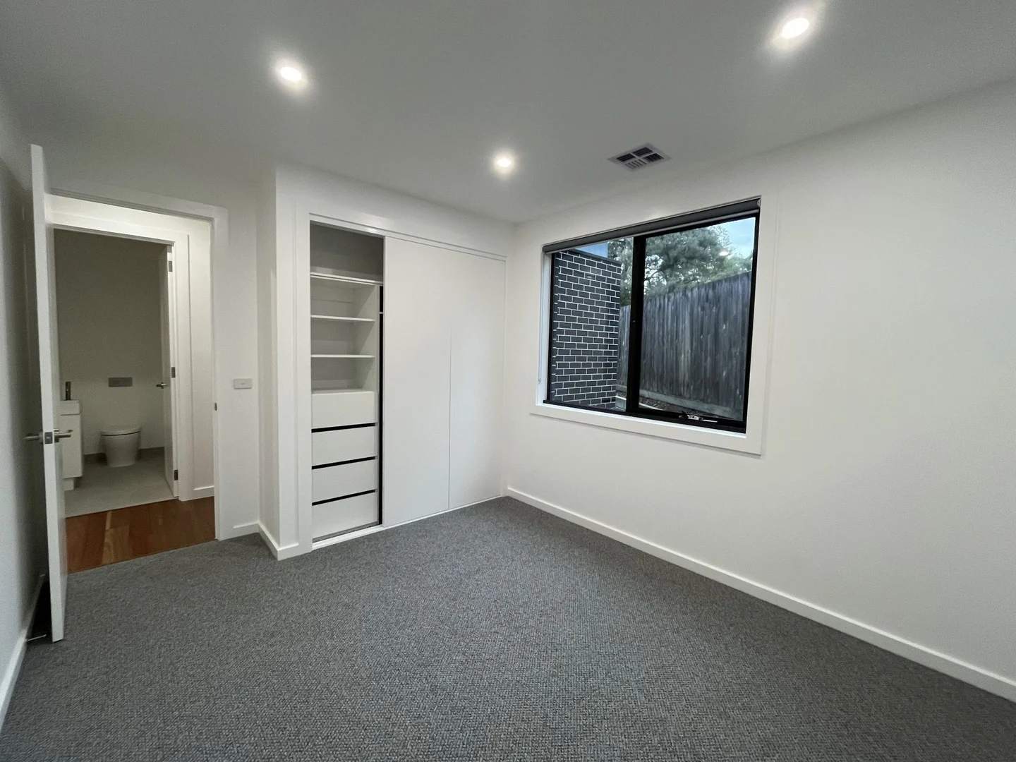 Additional image 11 of 2/21 Warrington Crescent, Wattle Glen VIC 3096