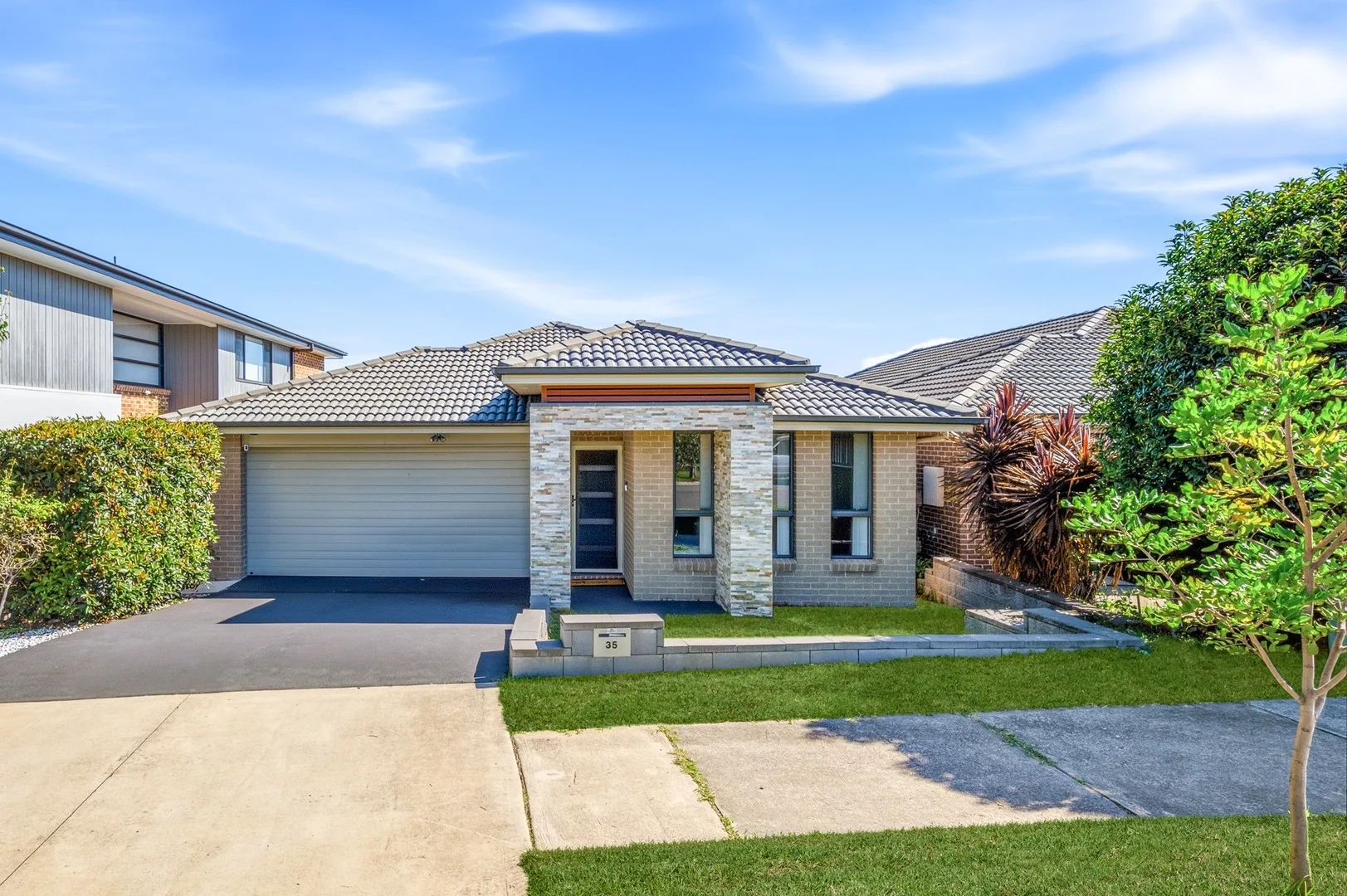 35 Buckingham Loop, Oran Park NSW 2570