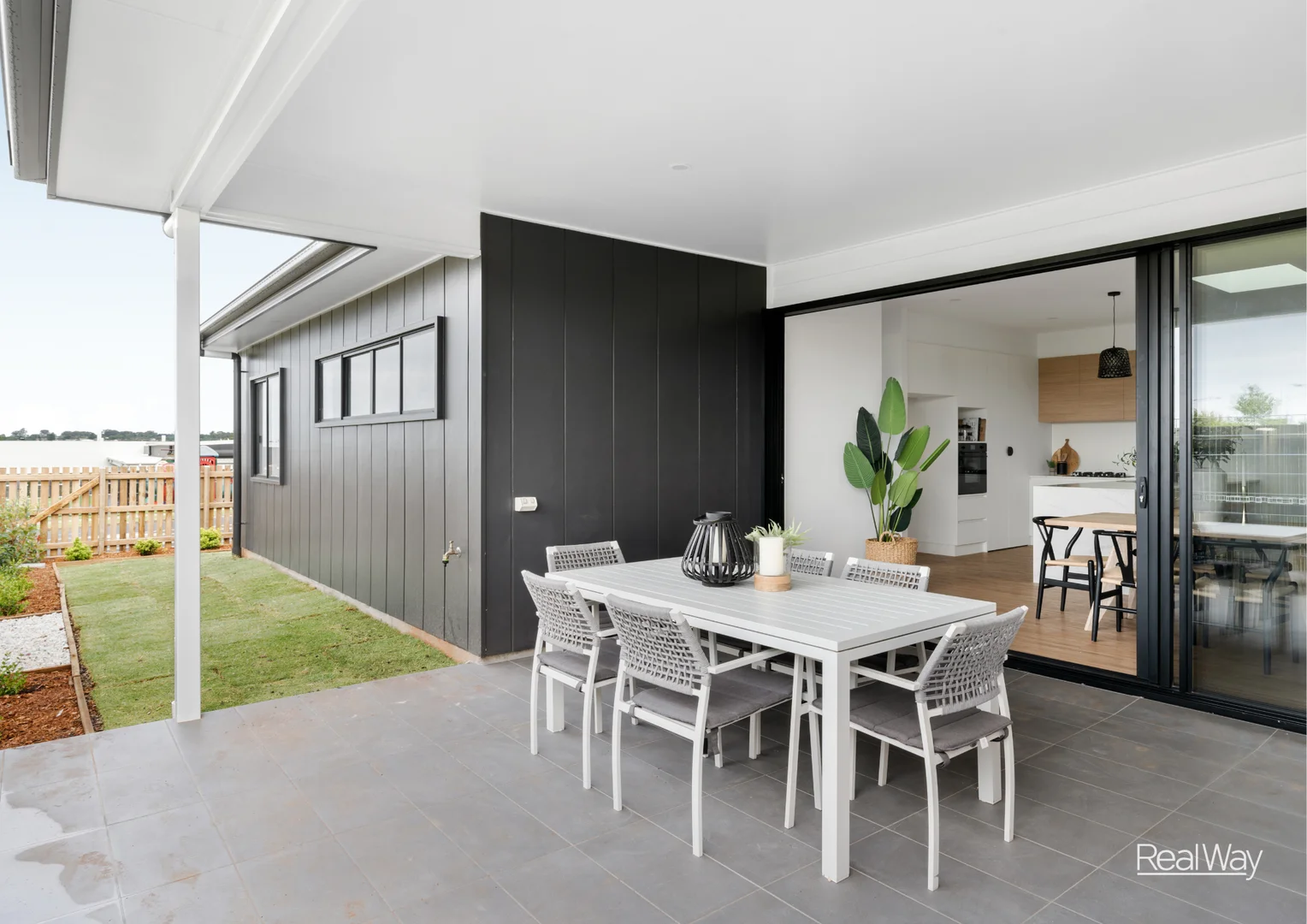 Additional image 11 of 2/4 Pyrenees Close, Middle Ridge QLD 4350