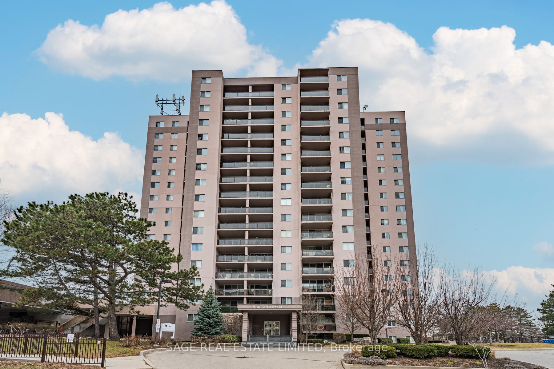 Additional image 3 of 802-975 Warwick Court, Burlington, ON, L7T 3Z7