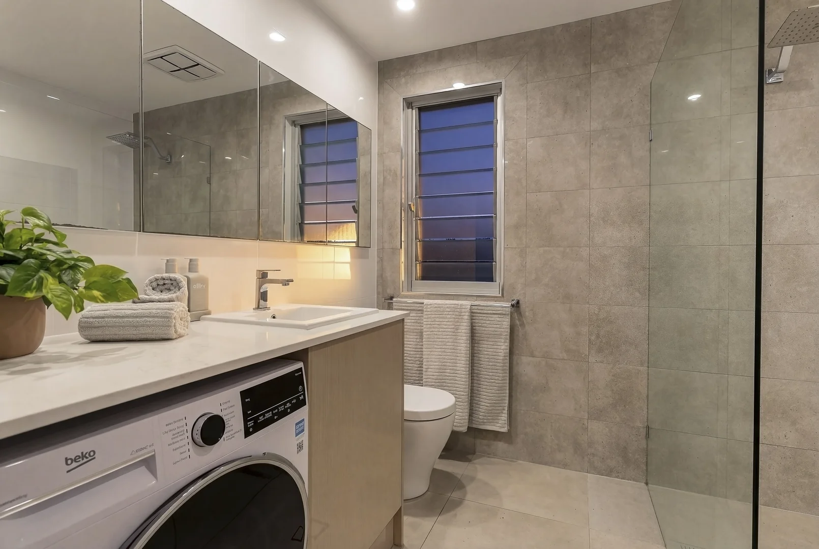 Additional image 32 of 49 Kingfisher Crescent, Burleigh Waters QLD 4220