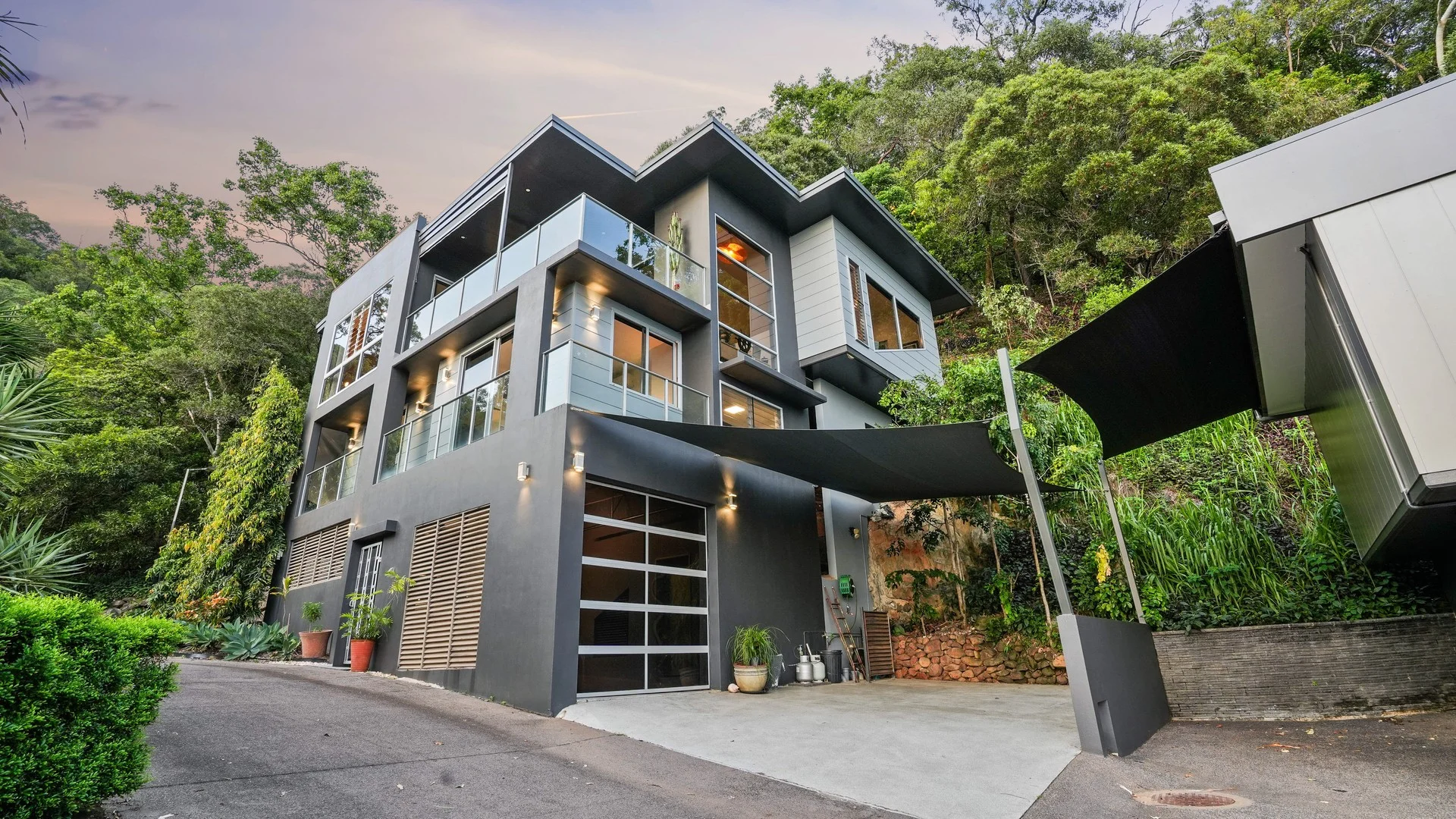 27/9 Savaii Close, Palm Cove QLD 4879