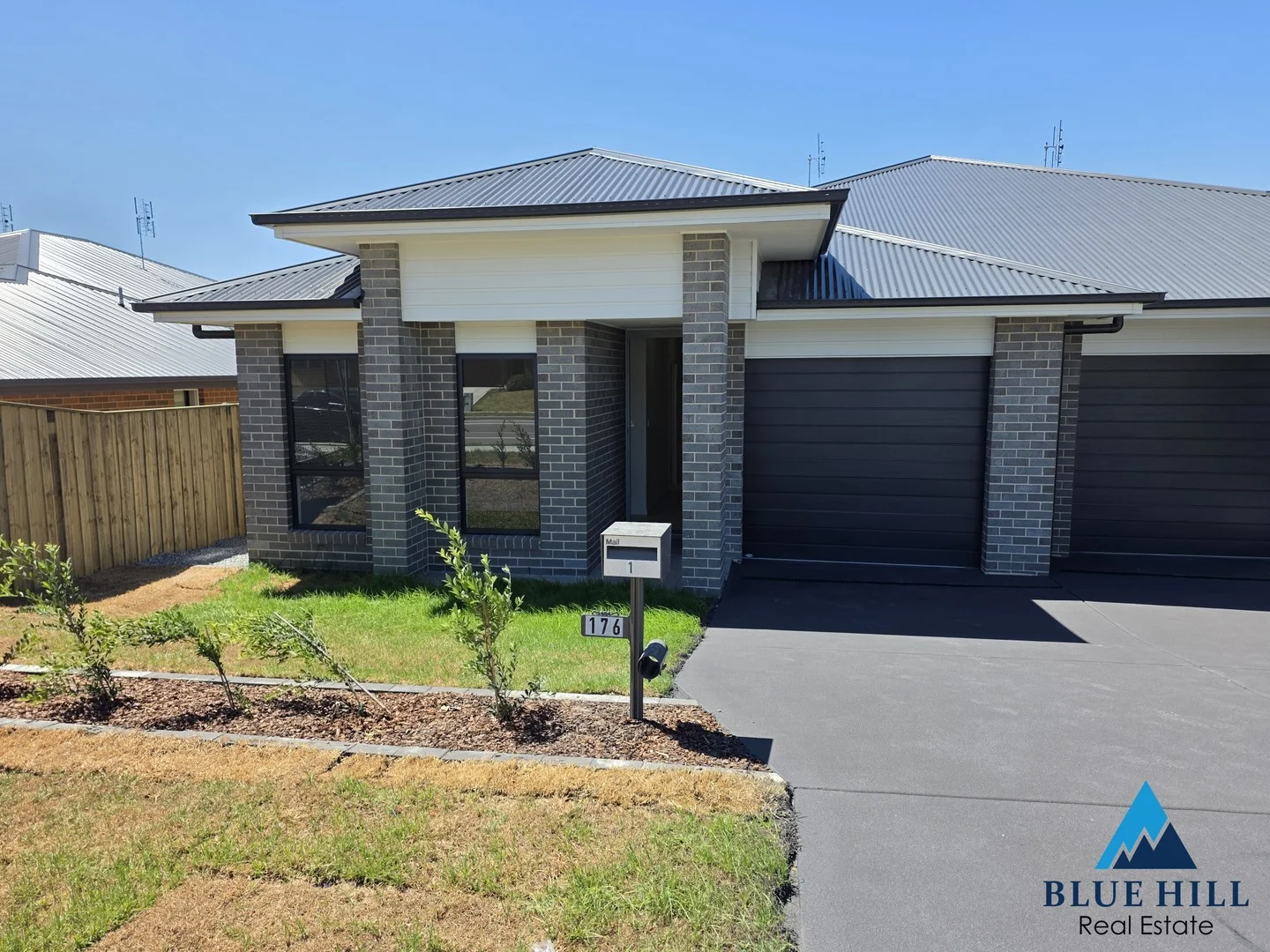 2/176 Settlers Boulevard, Chisholm NSW 2322