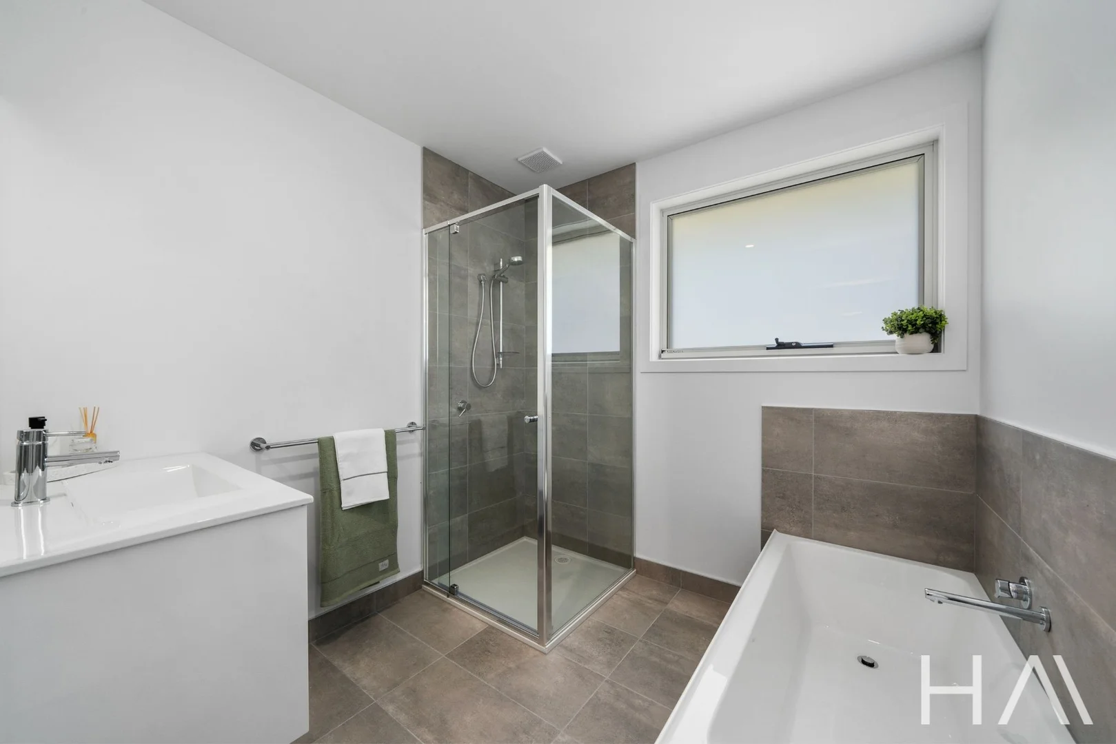 Additional image 12 of 2/8 Kenbrae Avenue, Glenorchy TAS 7010