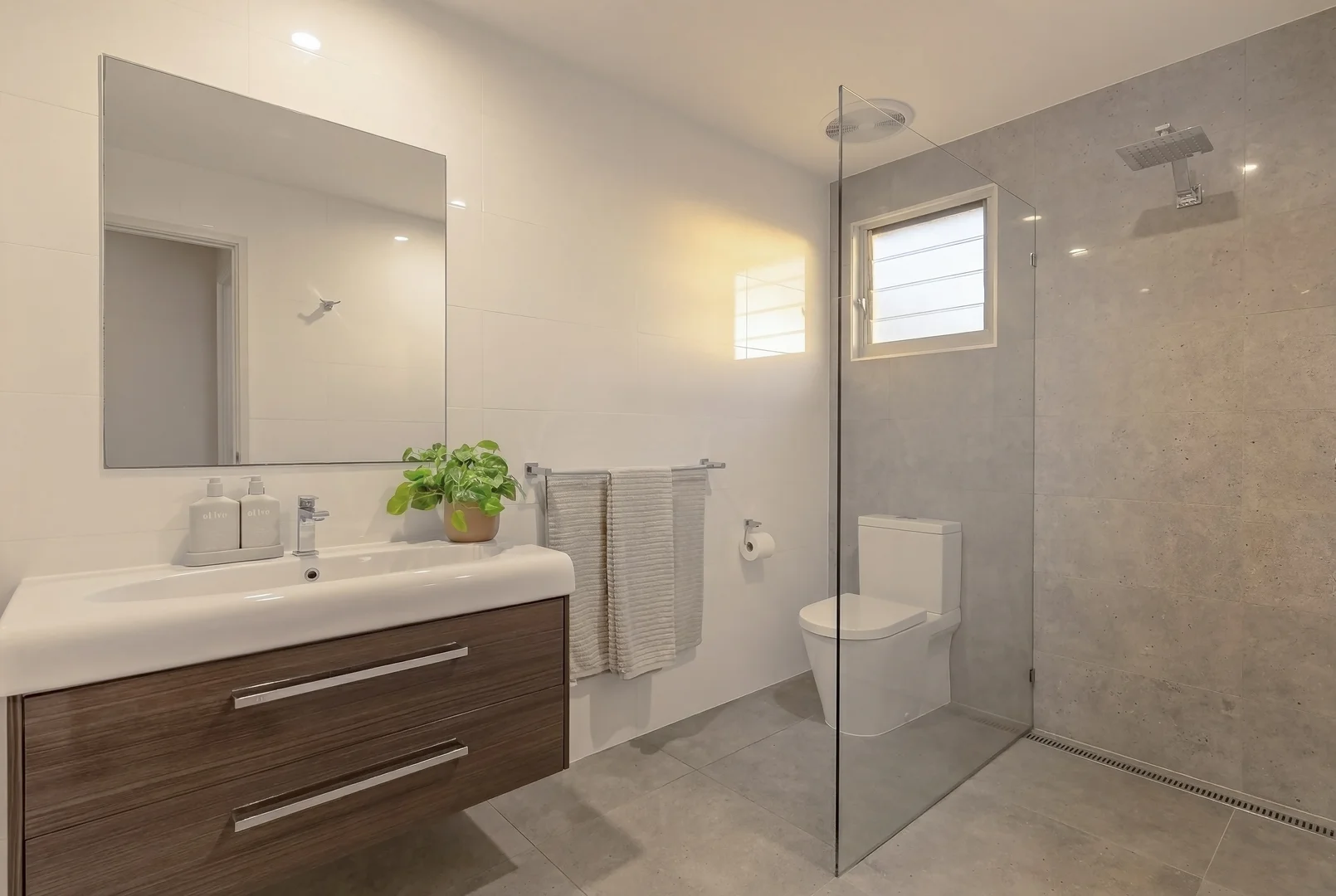 Additional image 28 of 49 Kingfisher Crescent, Burleigh Waters QLD 4220