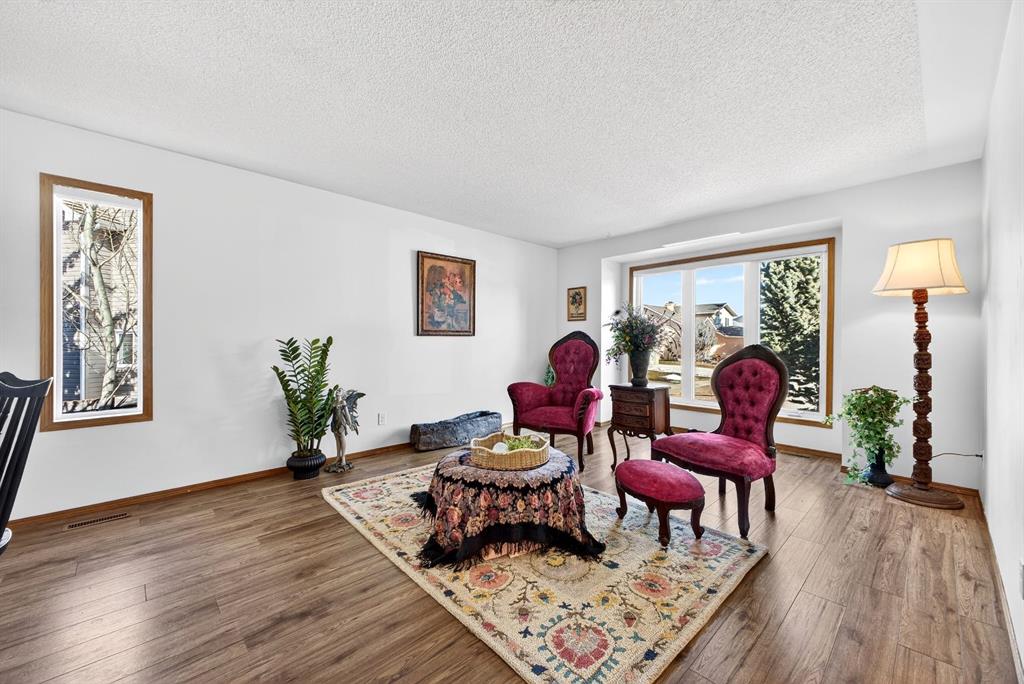 Additional image 4 of 31 Sunset Crescent, Okotoks, AB, T1S1P3