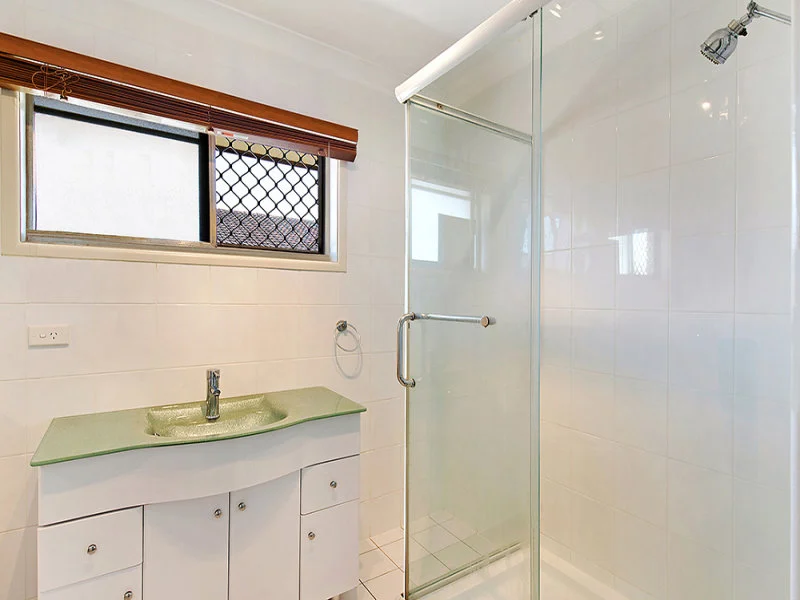 2/18 Central Street, Labrador QLD 4215 photo 5