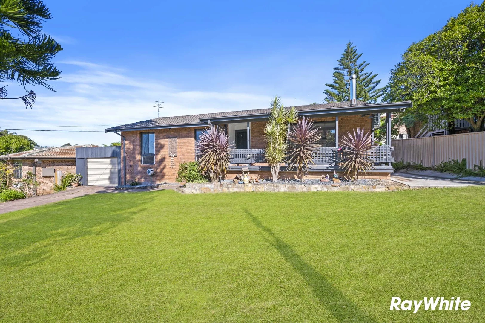 10 Johnson Place, Surf Beach NSW 2536