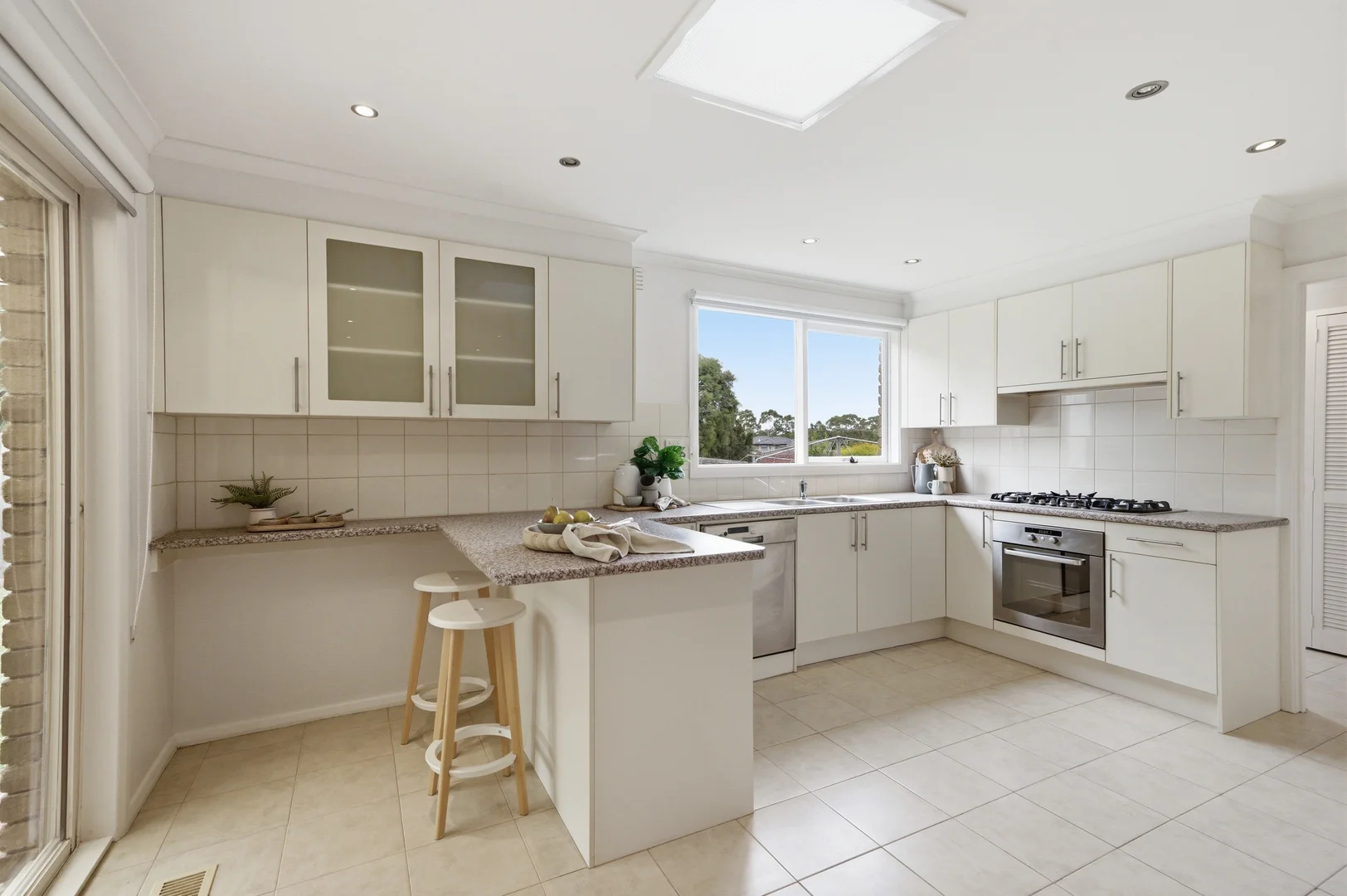 Additional image 7 of 4 Poets Court, Glen Waverley VIC 3150
