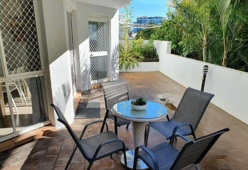 2/10 Jubilee Avenue, Broadbeach QLD 4218