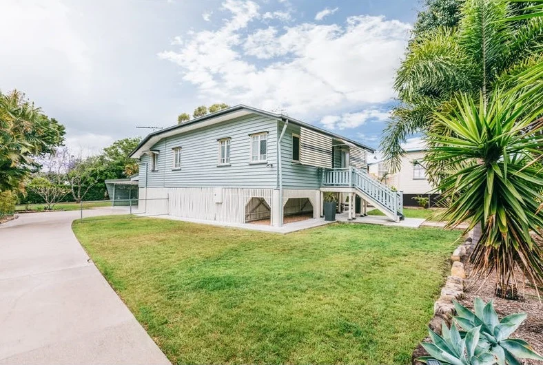 30 Walsh Street, Newtown QLD 4305