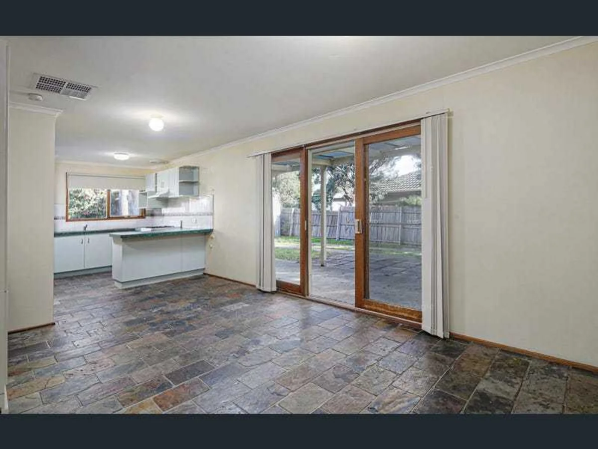 Additional image 2 of 6 Bates Street, Cranbourne West VIC 3977