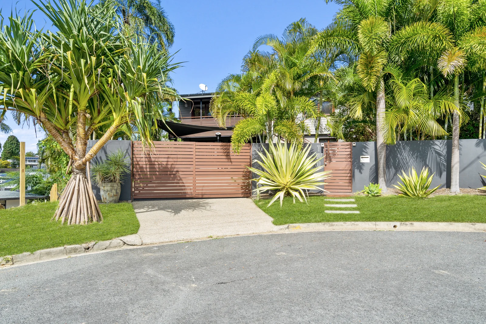 2 Martin Place, Ashmore QLD 4214