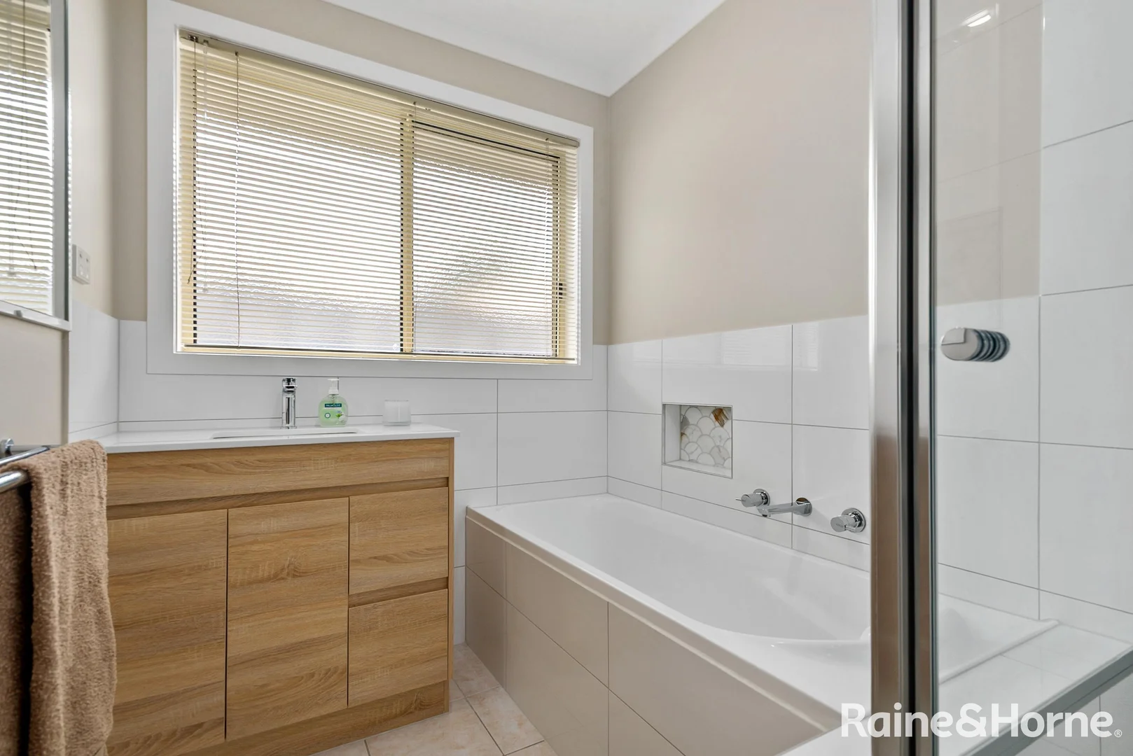 Additional image 17 of 34 The Boulevard, Gisborne VIC 3437