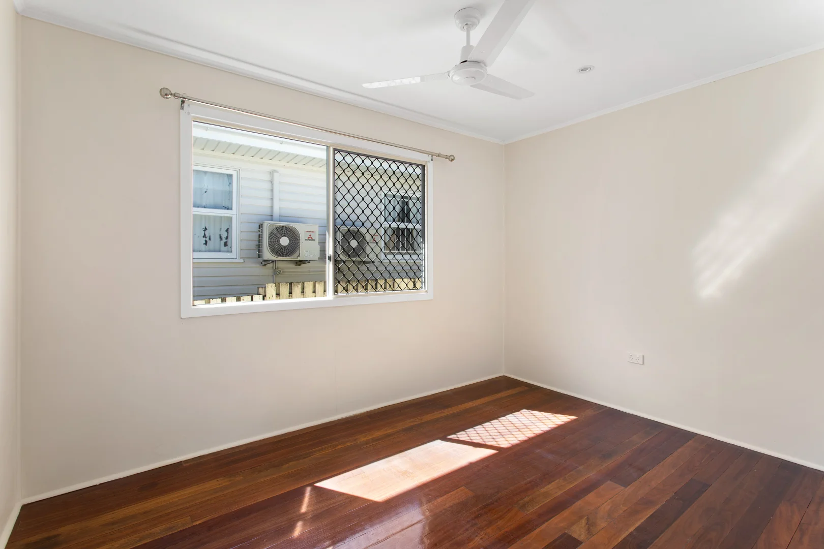 Additional image 8 of 42 Anzac Avenue, Redcliffe QLD 4020