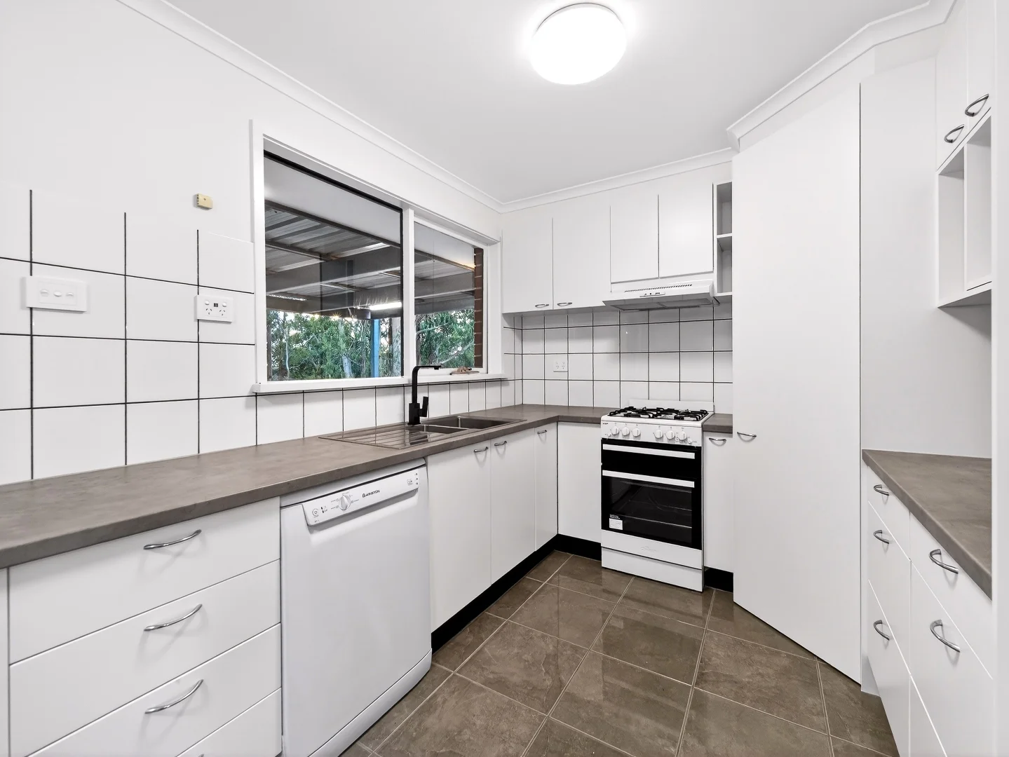 Additional image 6 of 2 Bastow Close, Pakenham VIC 3810