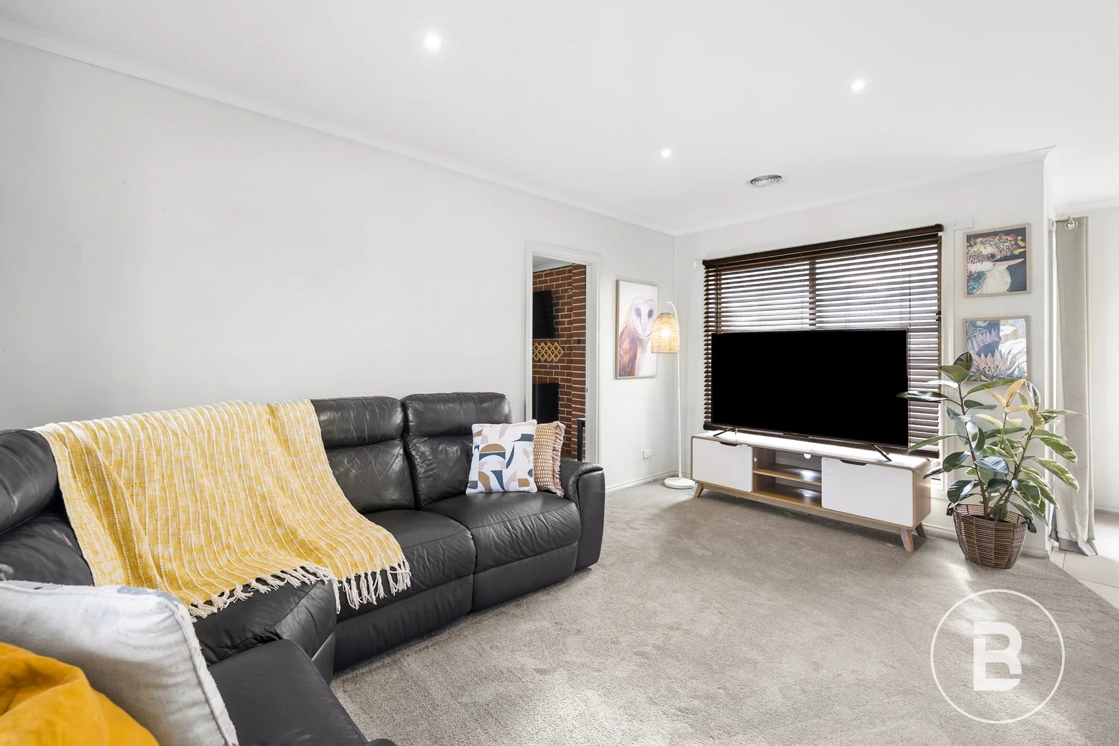22 Westcliffe Crescent, Sebastopol VIC 3356 photo 3