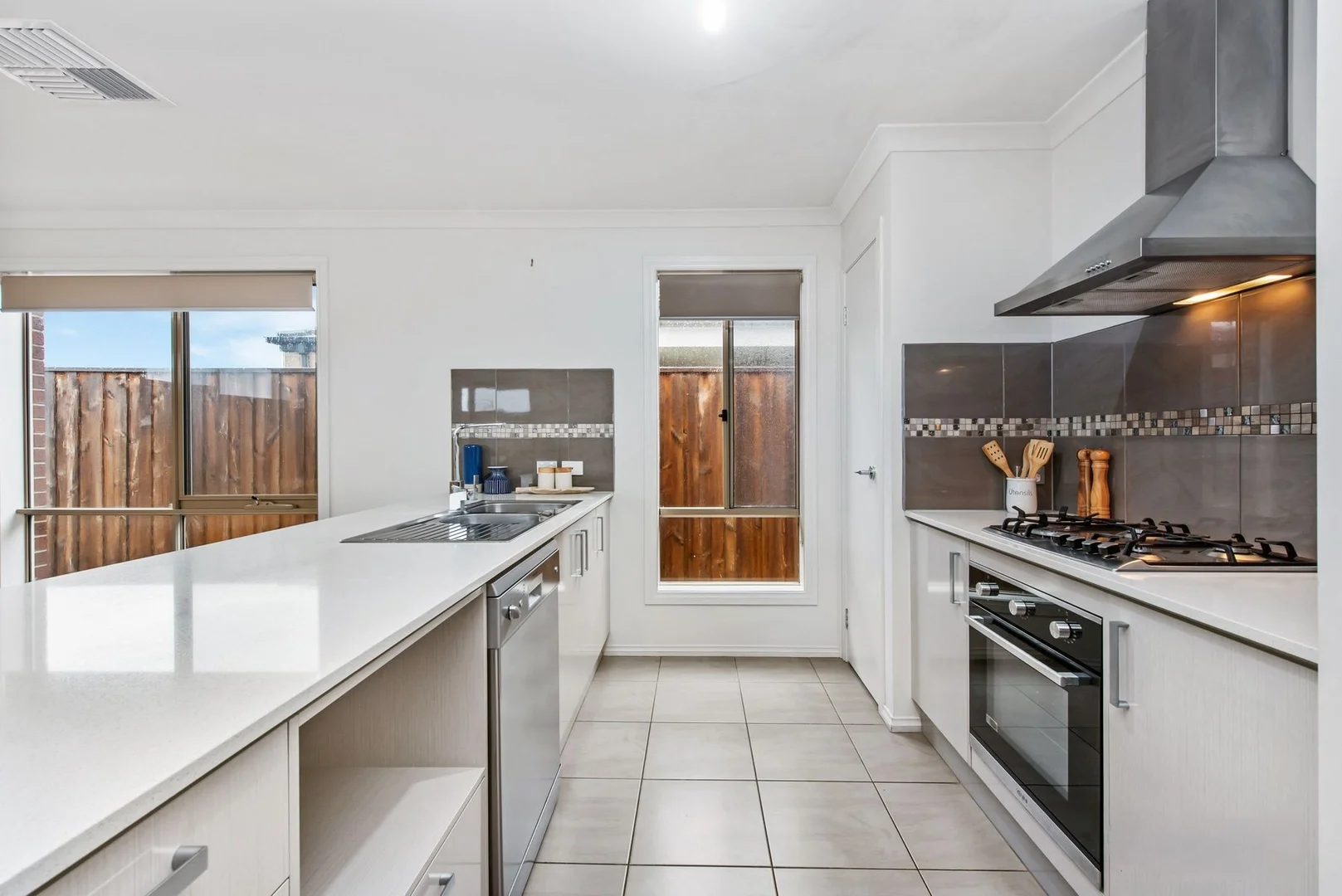 Additional image 2 of 49 Carlyle Crescent, Clyde North VIC 3978
