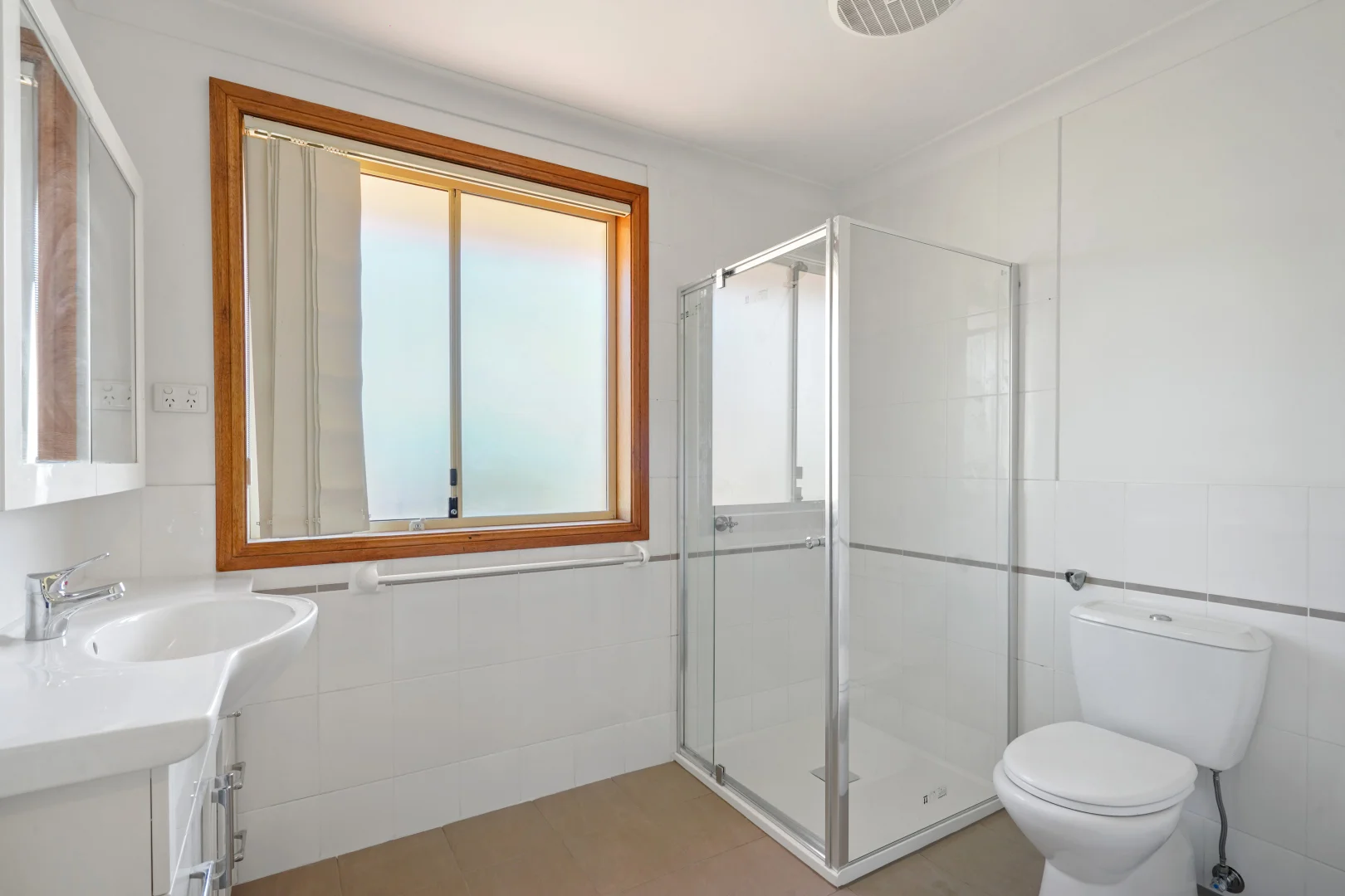 10c Alexander Cres, Macquarie Fields NSW 2564 photo 4