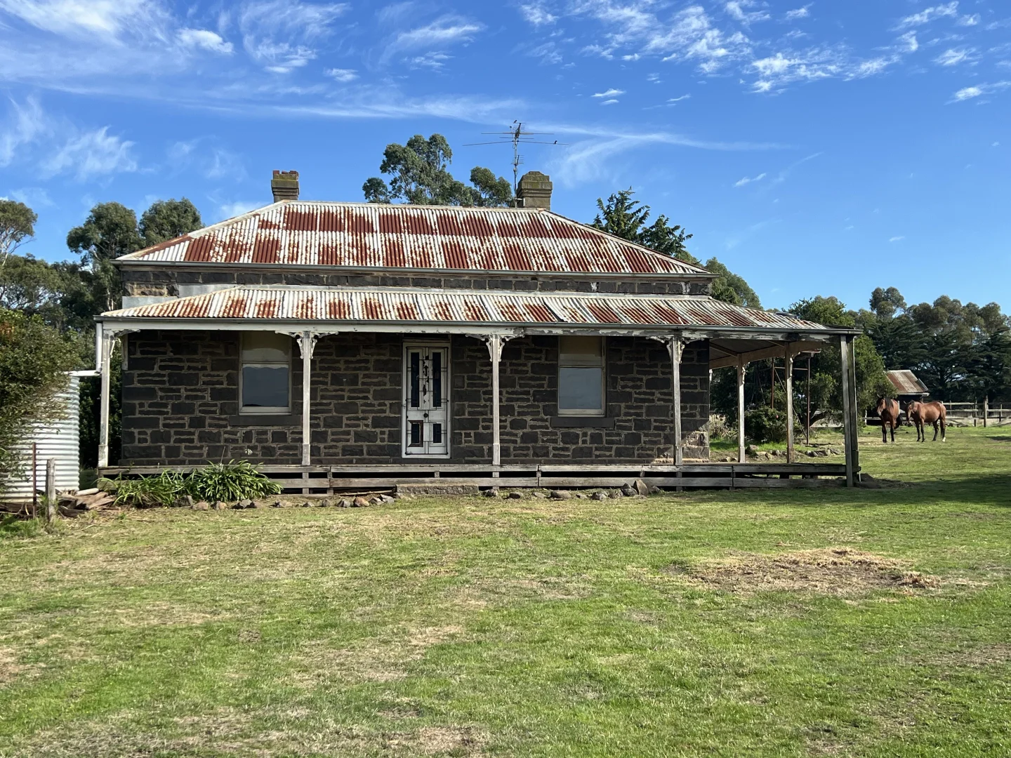 84 Duckholes Road, Romsey VIC 3434