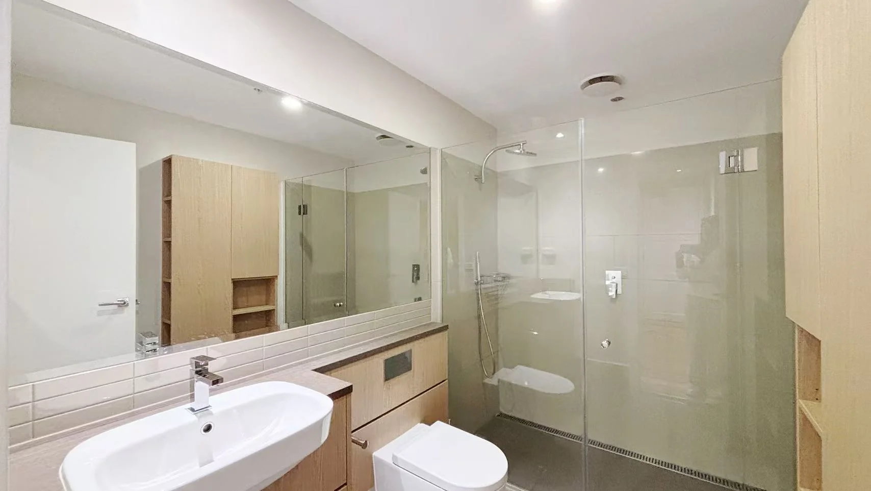 Additional image 8 of 615/228 A'Beckett Street, Melbourne VIC 3000