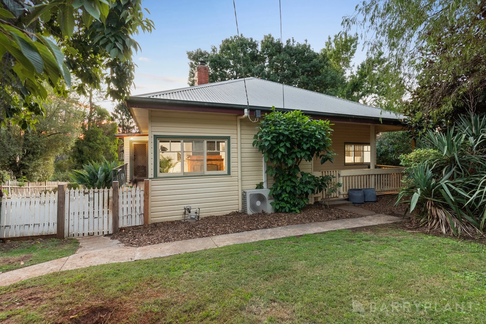 19 Macclesfield Road, Emerald VIC 3782