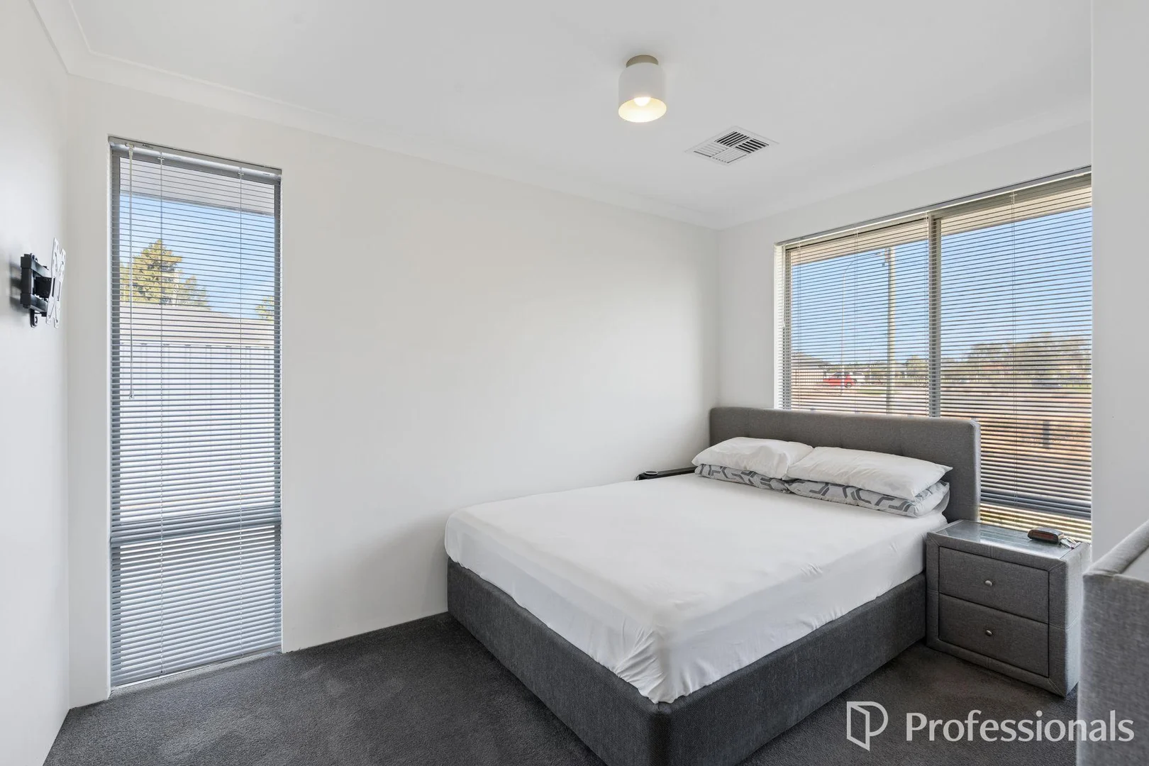 46 Plaimar Ramble, Byford WA 6122 photo 2