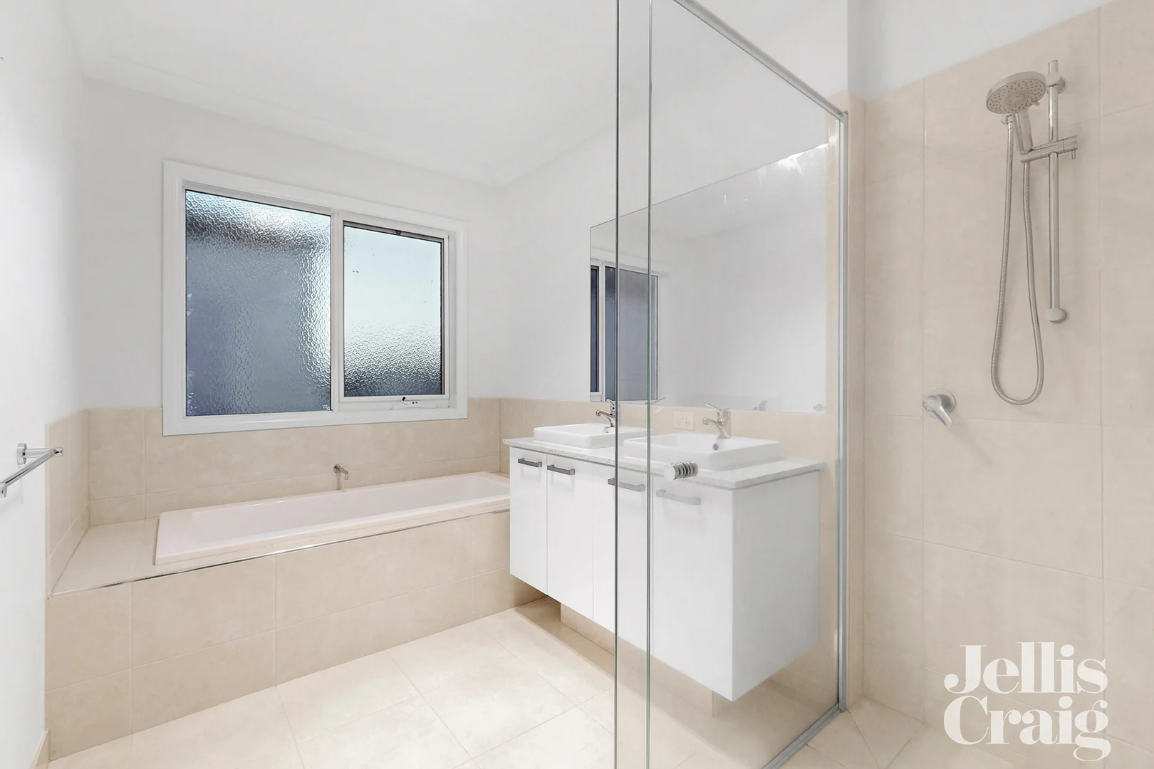 Additional image 8 of 2/5 Dunure Court, Balwyn VIC 3103