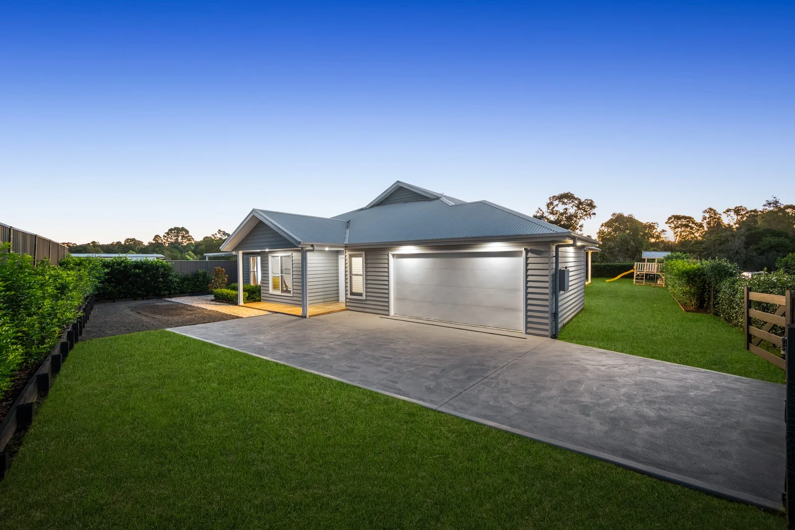 16 Tyrrell Place, The Oaks NSW 2570