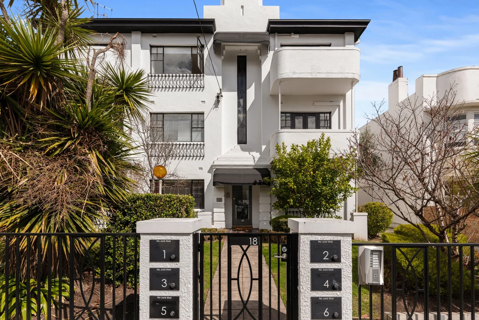 1/18 Ellesmere Road, Windsor VIC 3181