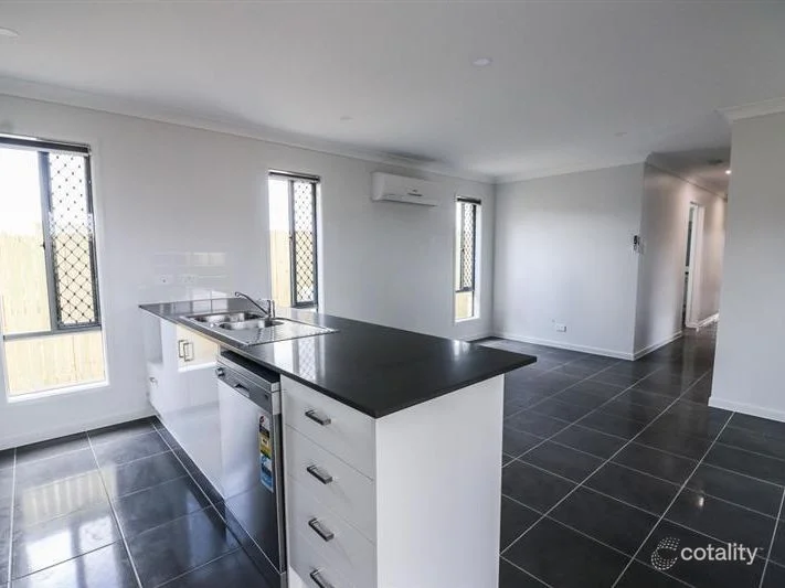 76 McKinnon Drive, Yarrabilba QLD 4207 photo 2