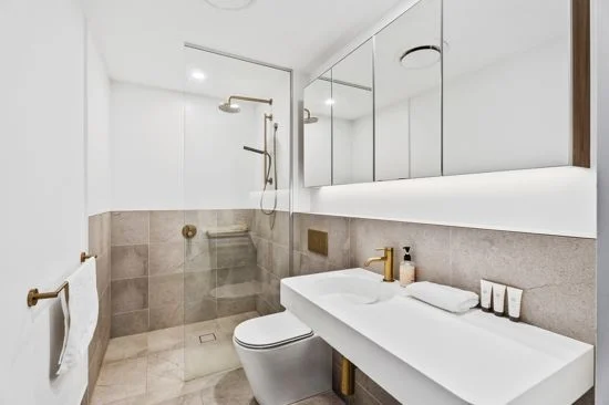 1402/372 Marine Parade, Labrador QLD 4215 photo 5