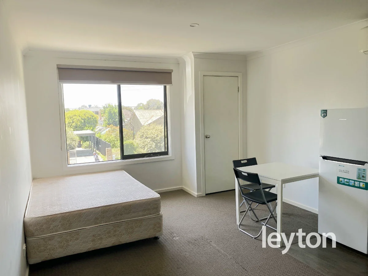 r9/10 Oak Grove, Springvale VIC 3171 photo 3