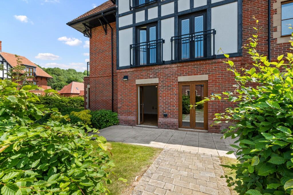 Woodland Drive, Great Alne Park, Alcester, Warwickshire, B49