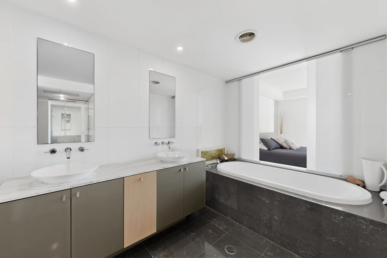 Additional image 9 of 4/40 Riverview Parade, Surfers Paradise QLD 4217