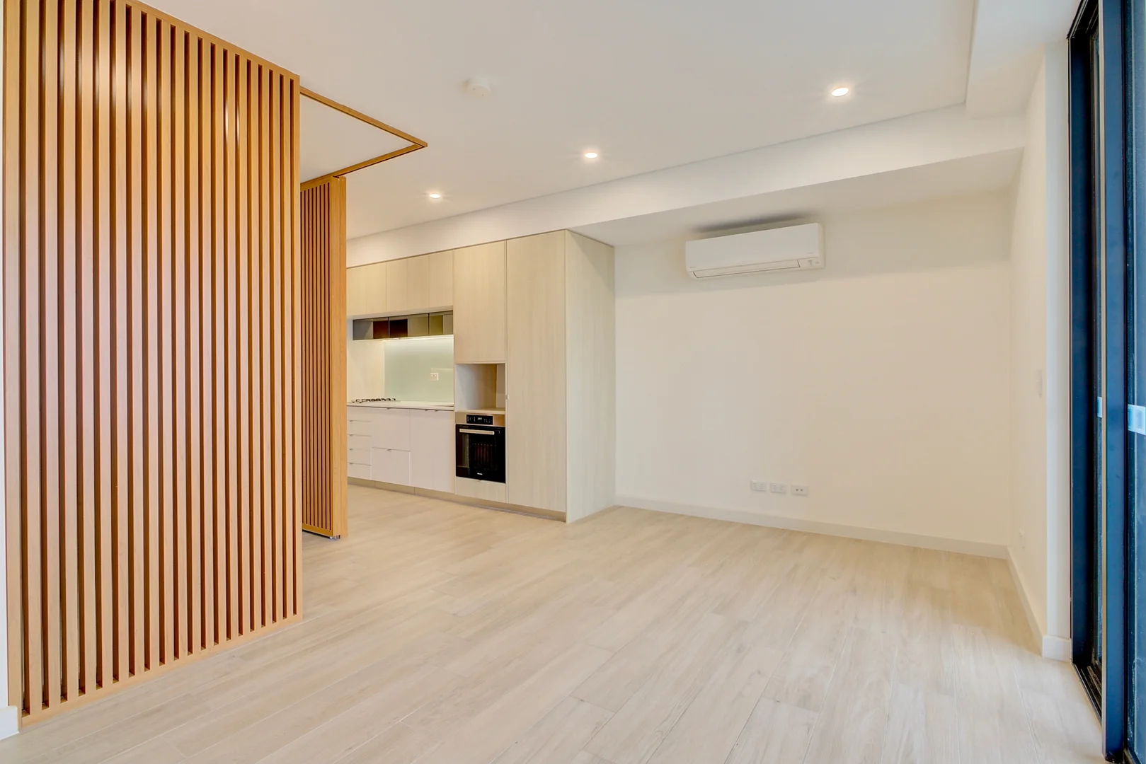 504/1 Markham Place, Ashfield NSW 2131 photo 2