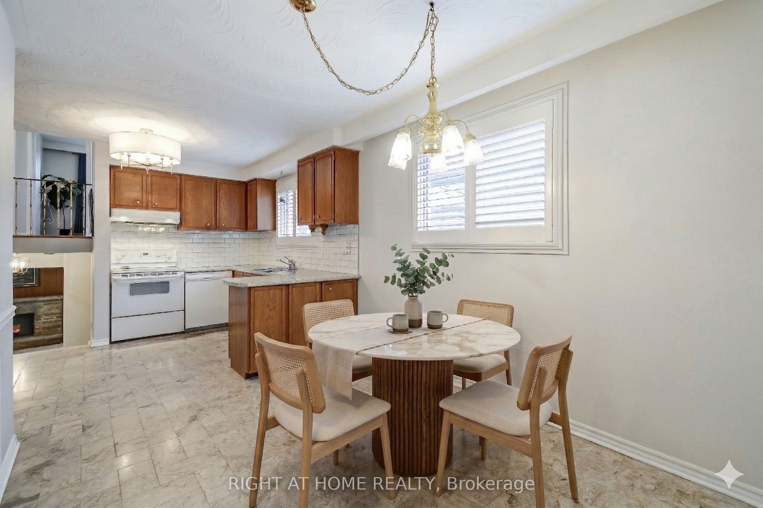 Additional image 6 of 575 Eversley Drive, Mississauga, ON, L5A 2E1