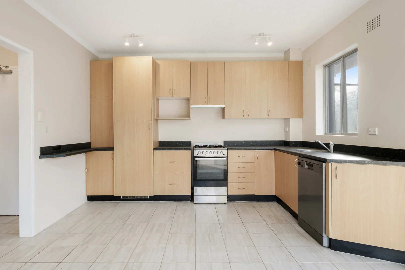 Additional image 4 of 14/43 Ocean View Road, Freshwater NSW 2096