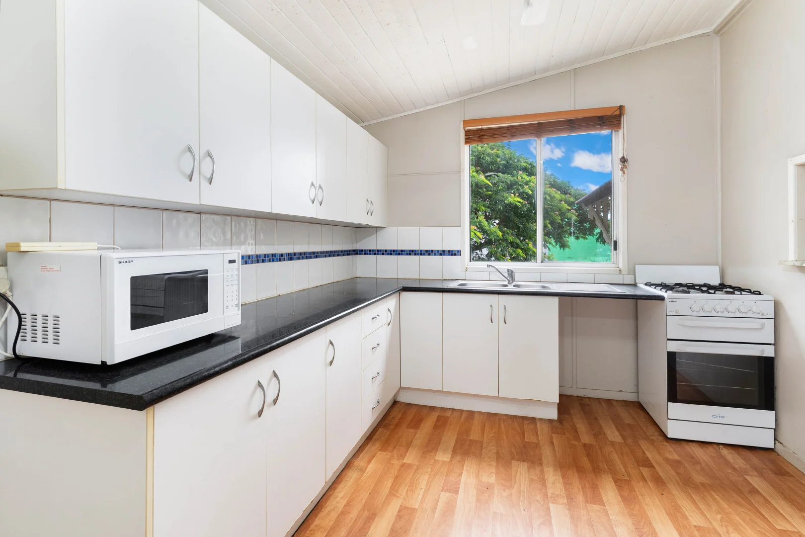 Additional image 2 of 208 West Street, Allenstown QLD 4700