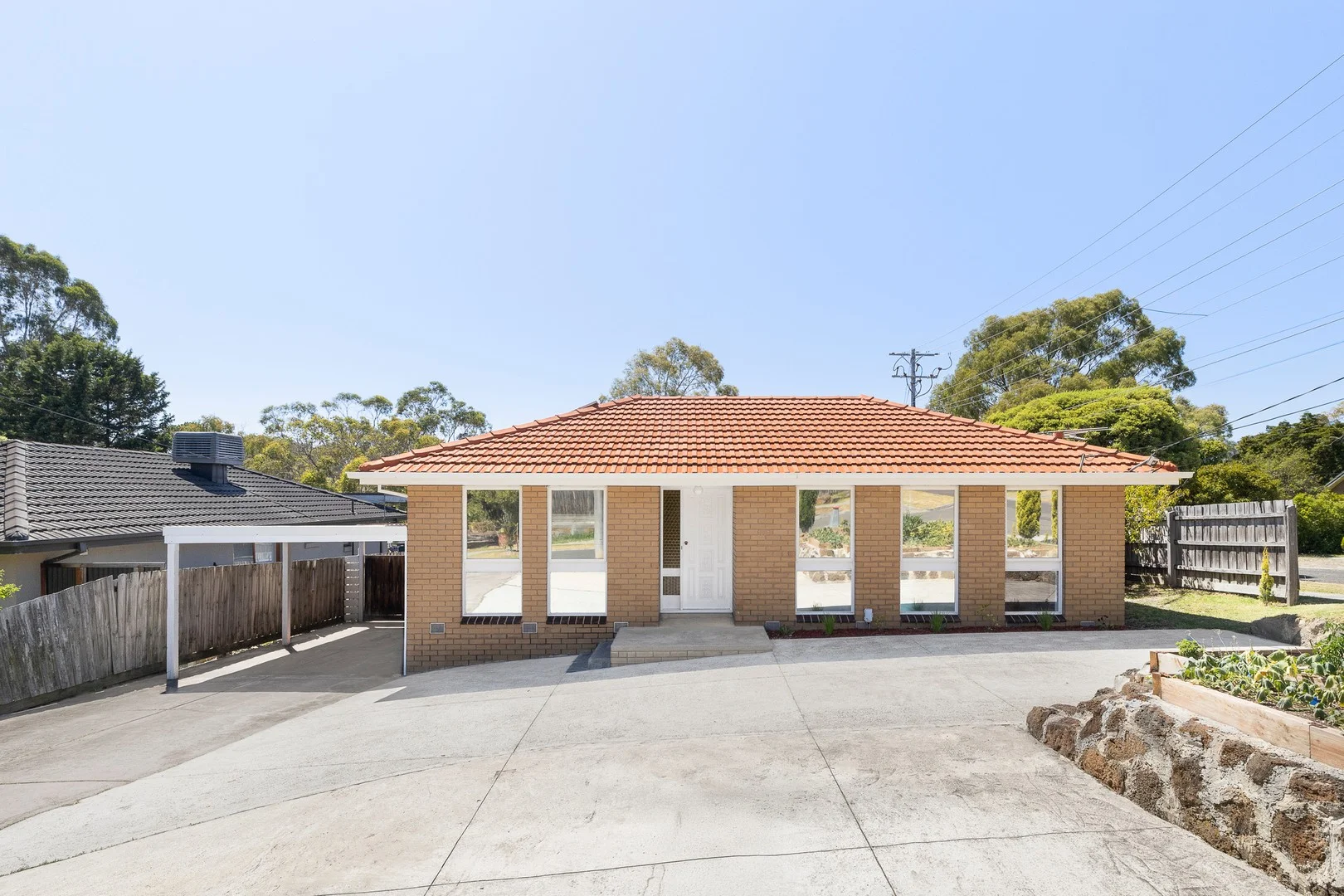 2 Nambour Drive, Mooroolbark VIC 3138