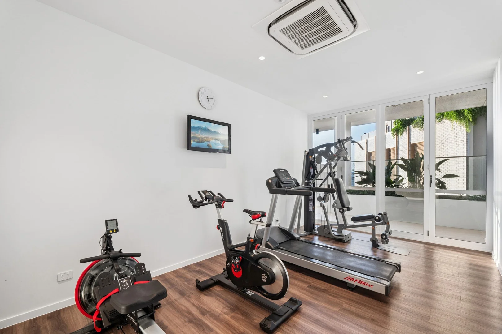 Additional image 19 of 504/19 Cannes Avenue, Surfers Paradise QLD 4217