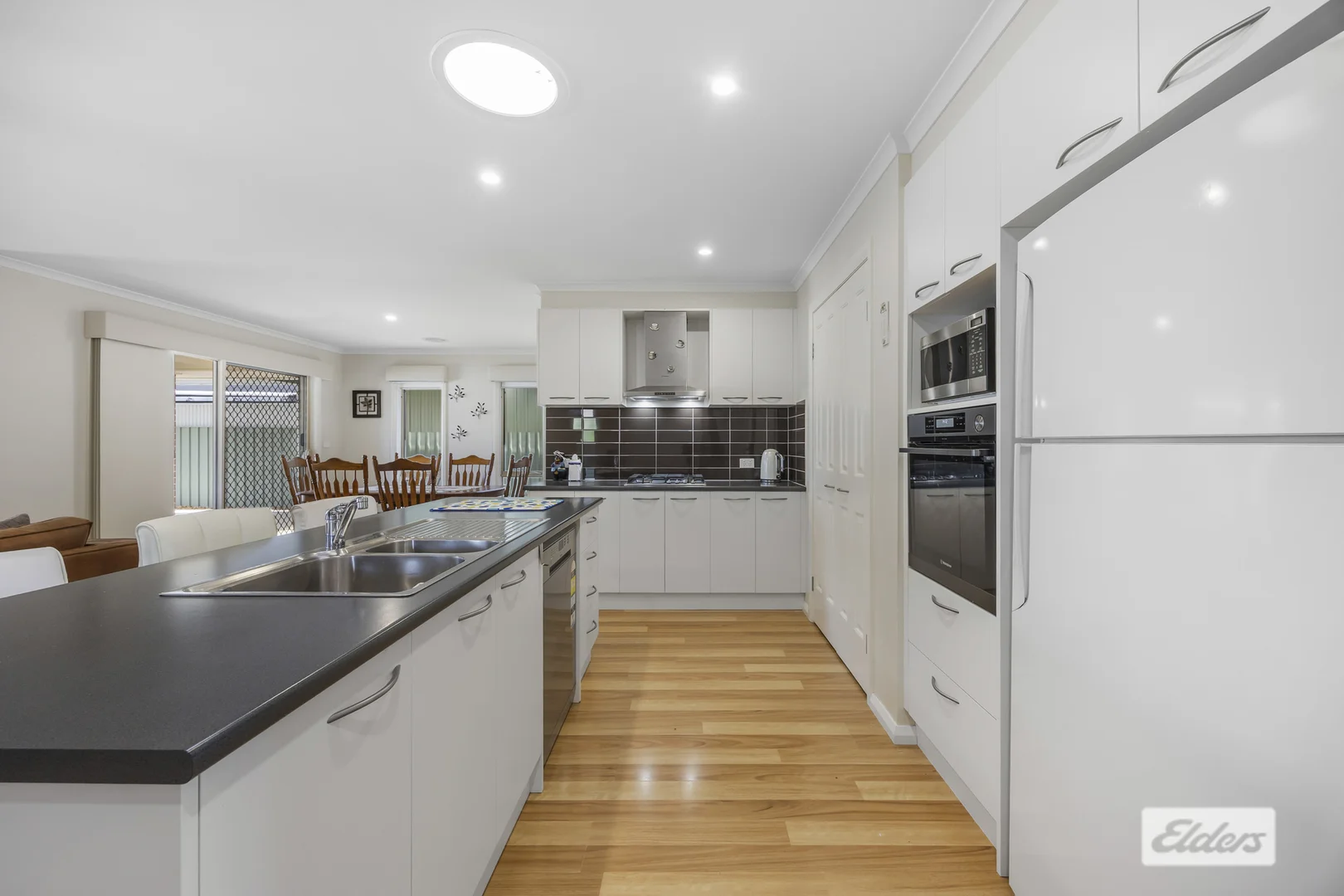 2 Flattely Street, Ararat VIC 3377 photo 3