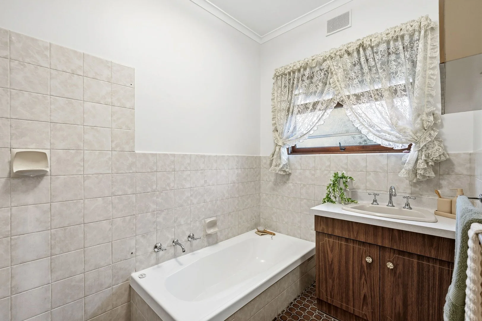 Additional image 13 of 2/56 Brigalow Ave, Kensington Gardens SA 5068