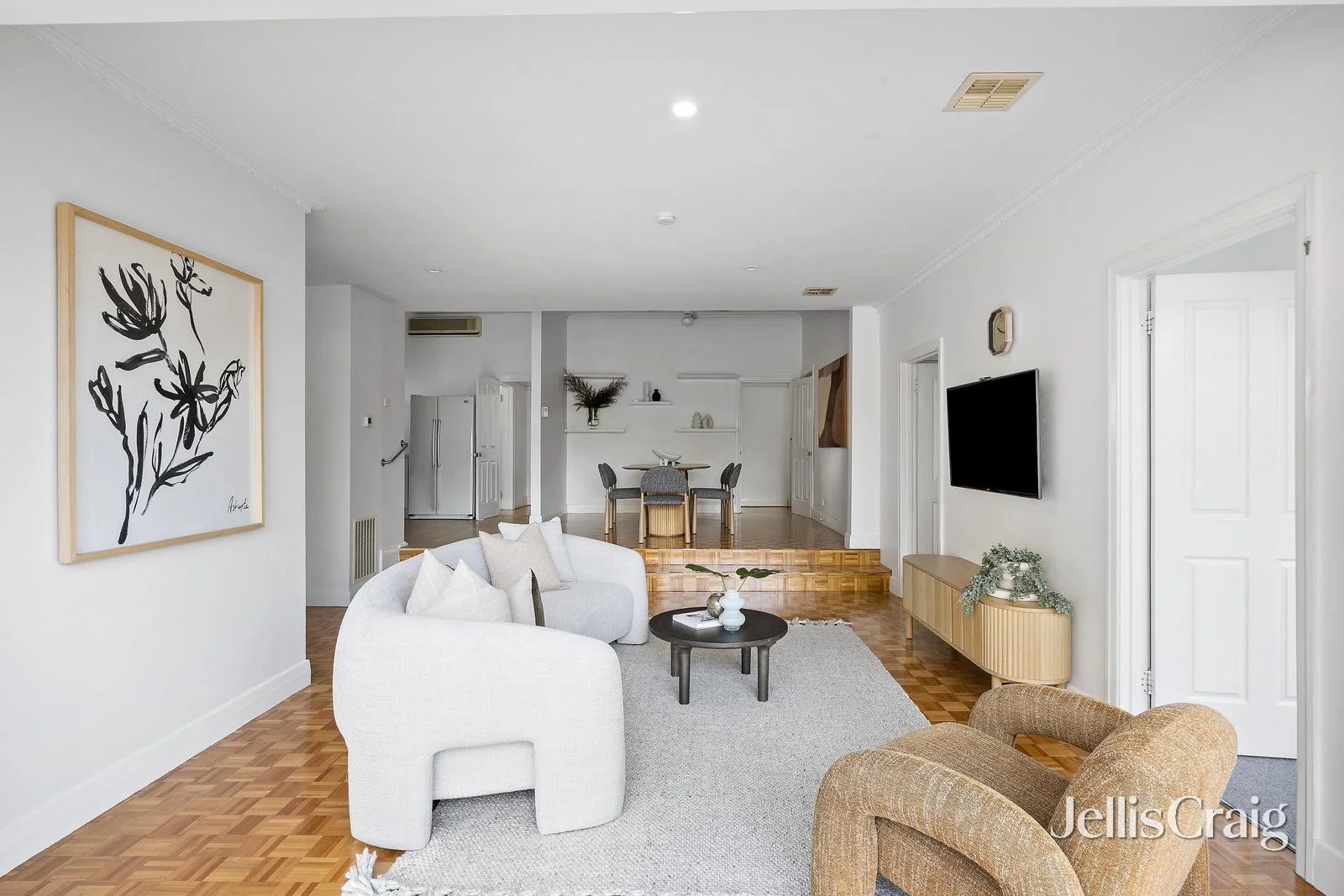 3 Holyrood Avenue, Strathmore VIC 3041 photo 3