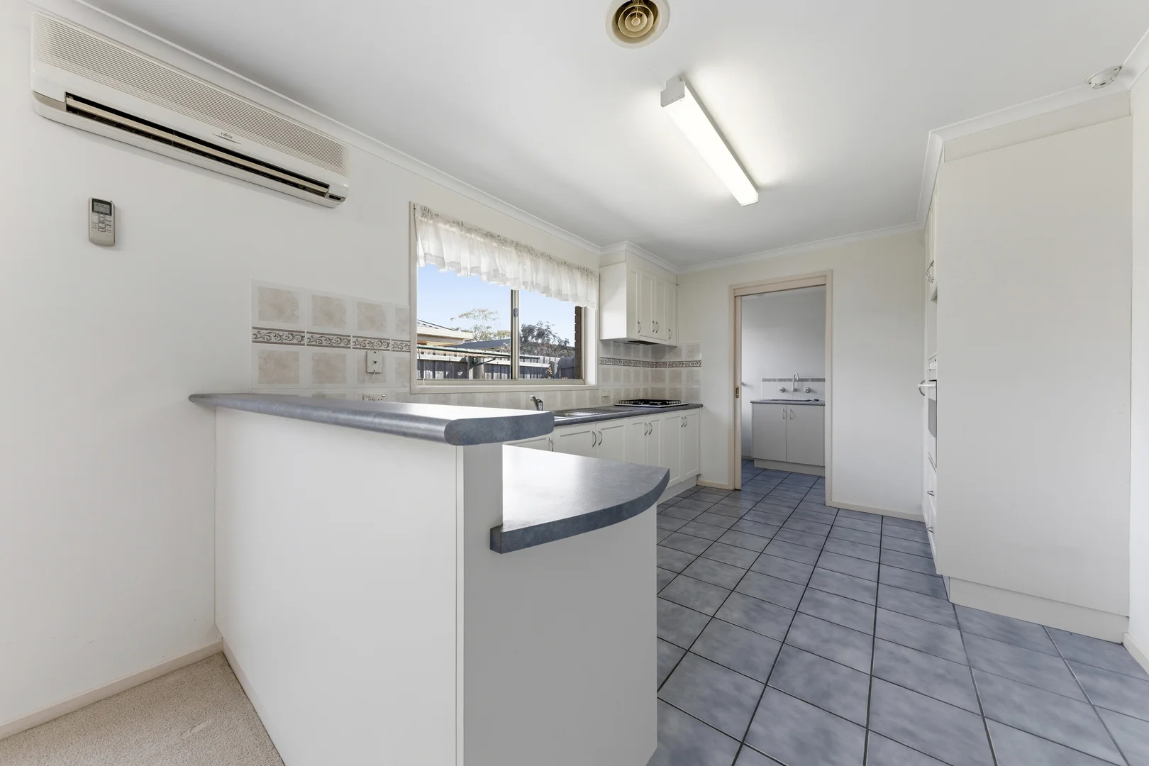 3/165 Princes Way, Drouin VIC 3818 photo 5