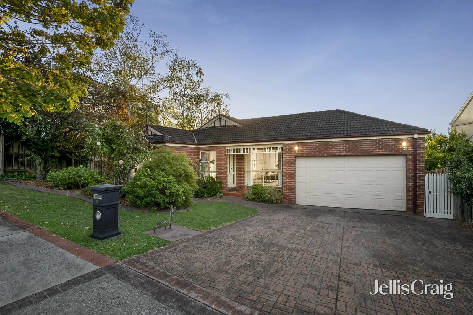 18 Delamere Drive, Chirnside Park VIC 3116