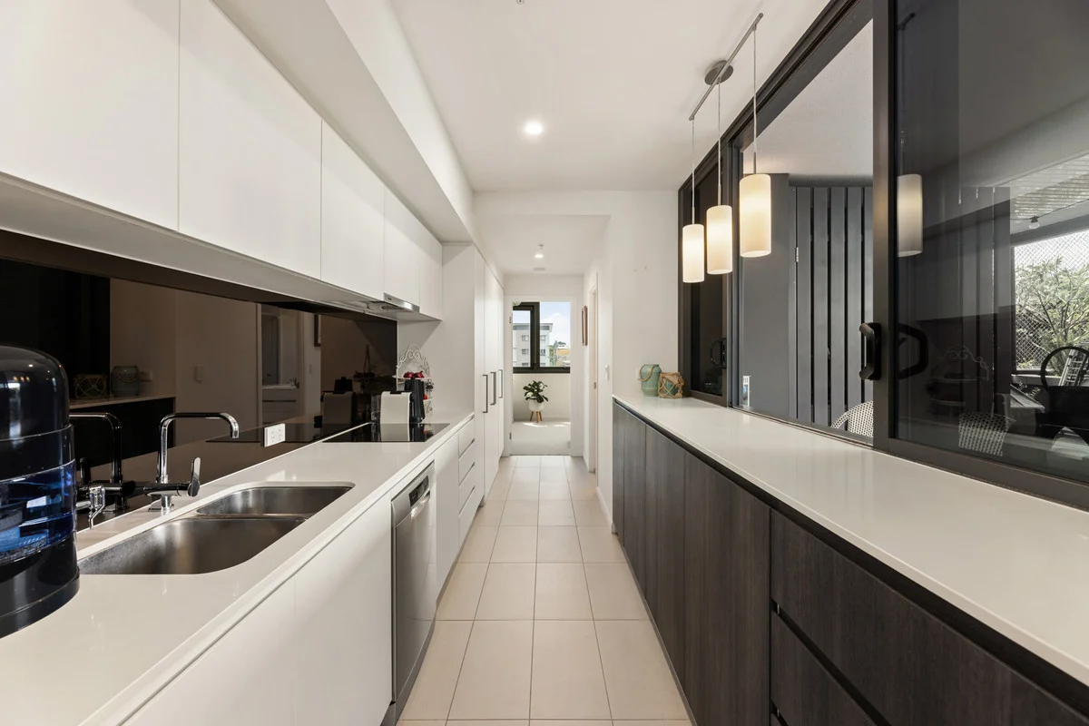 10407/300 Old Cleveland Road, Coorparoo QLD 4151 photo 5